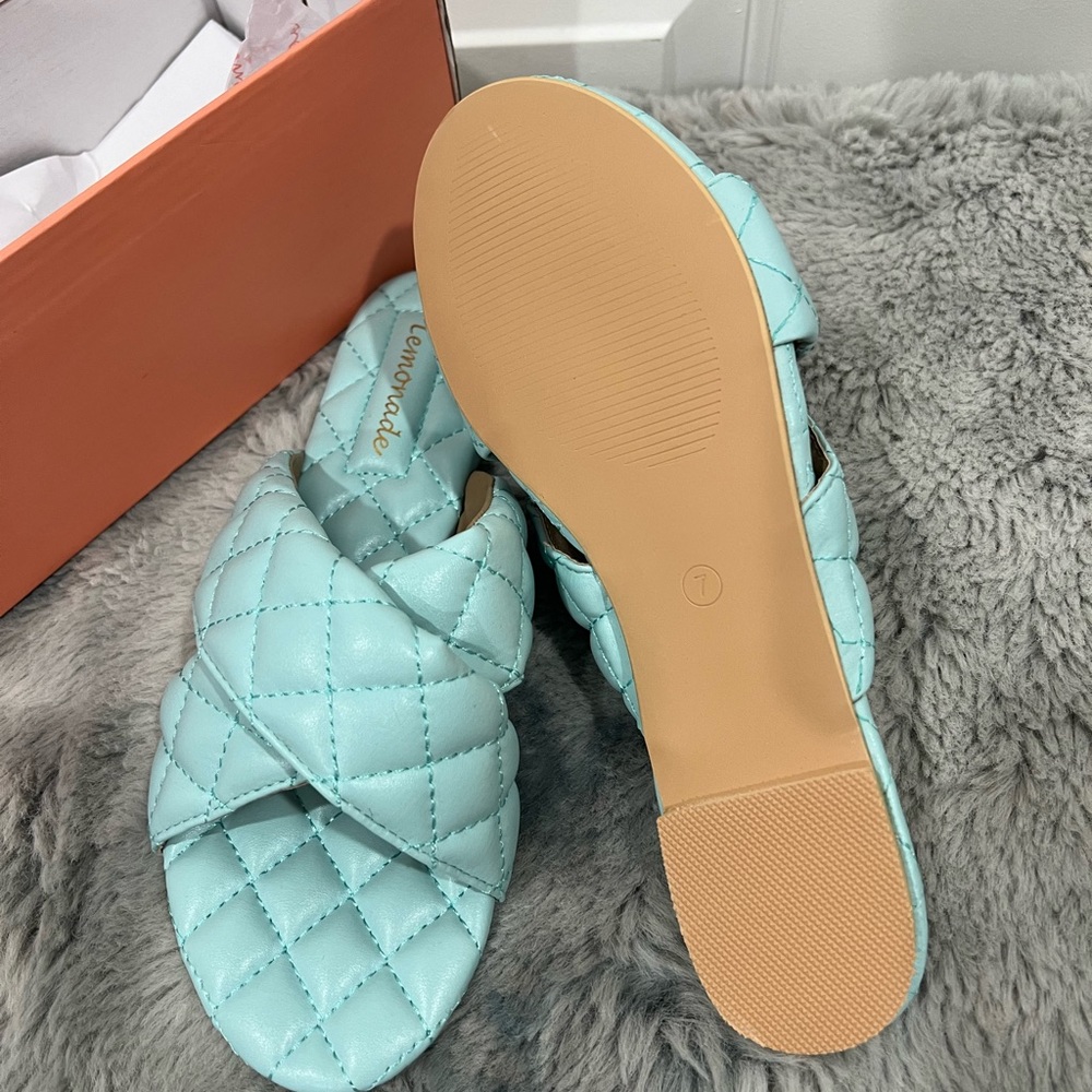 Summer sandals - Picture 2 of 4